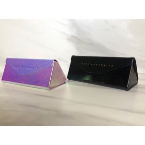 [QUAY] Holo/Black Sunglasses Case
